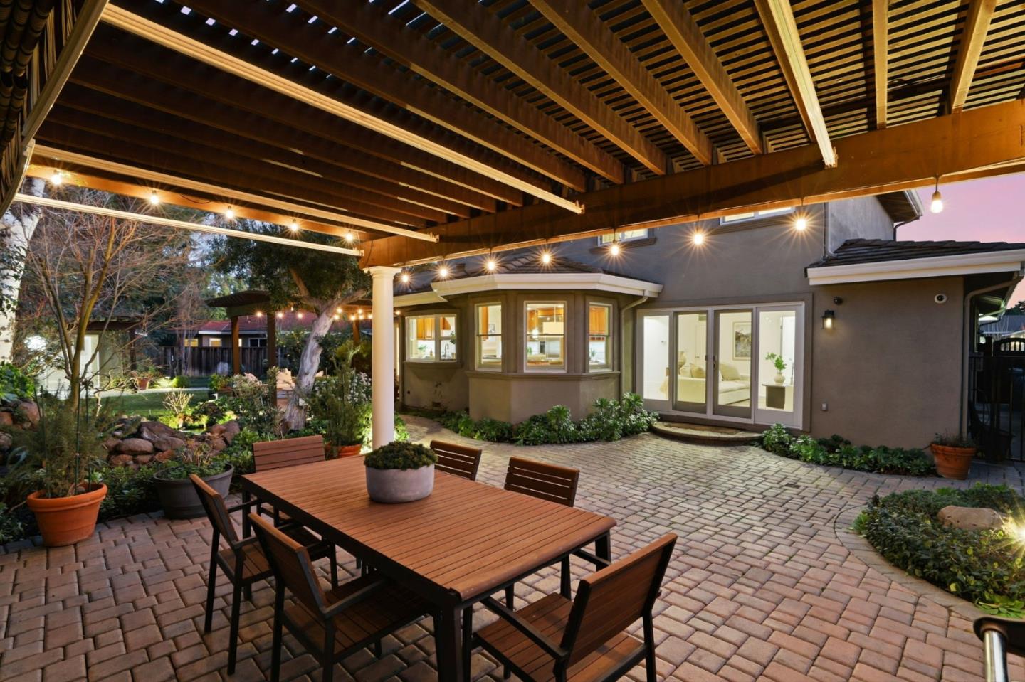 Detail Gallery Image 34 of 38 For 2809 Toyon Dr, Santa Clara,  CA 95051 - 5 Beds | 2/1 Baths