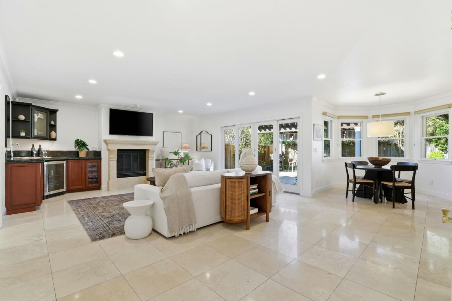 Detail Gallery Image 6 of 38 For 2809 Toyon Dr, Santa Clara,  CA 95051 - 5 Beds | 2/1 Baths