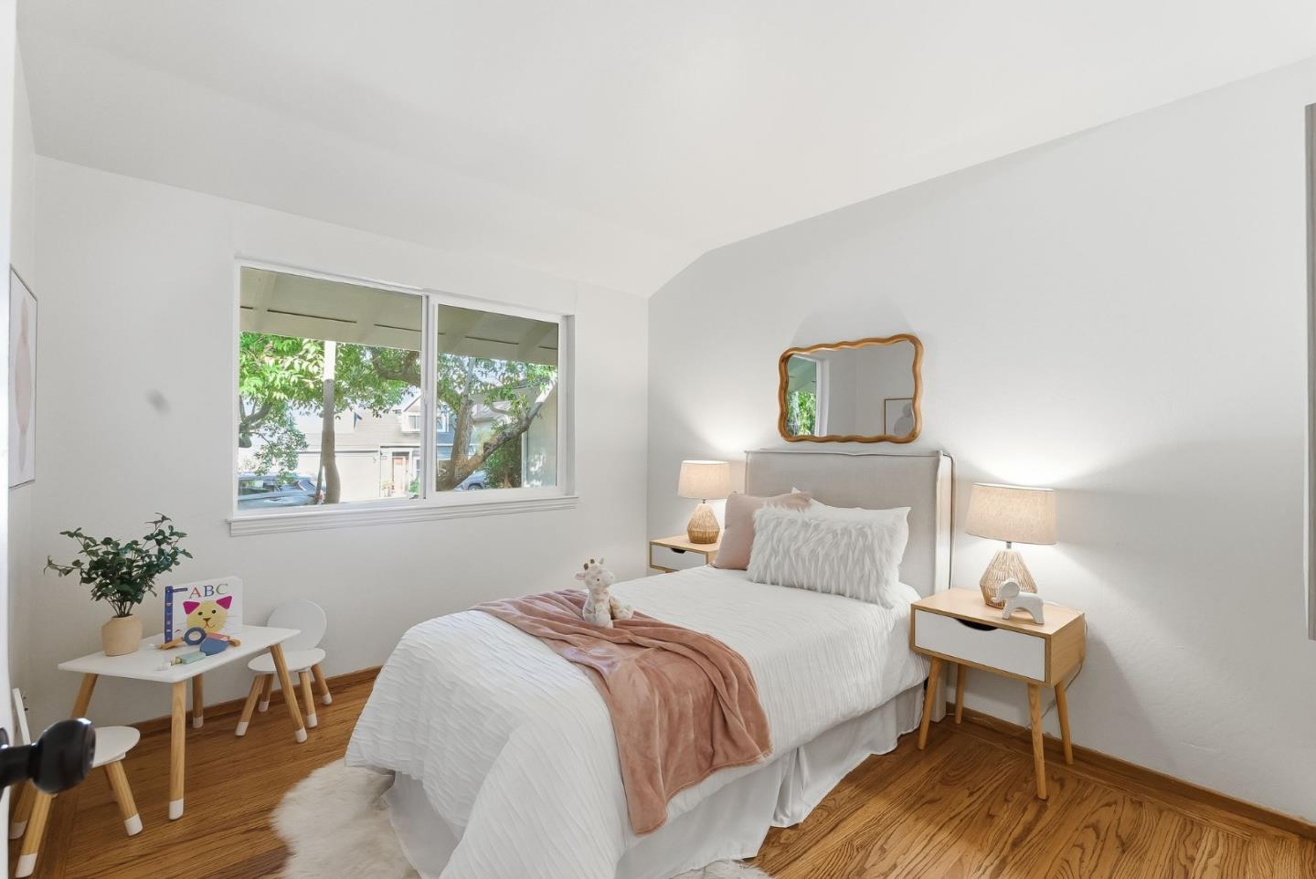 Detail Gallery Image 19 of 26 For 2157 Harkins Ave, Menlo Park,  CA 94025 - 3 Beds | 2 Baths