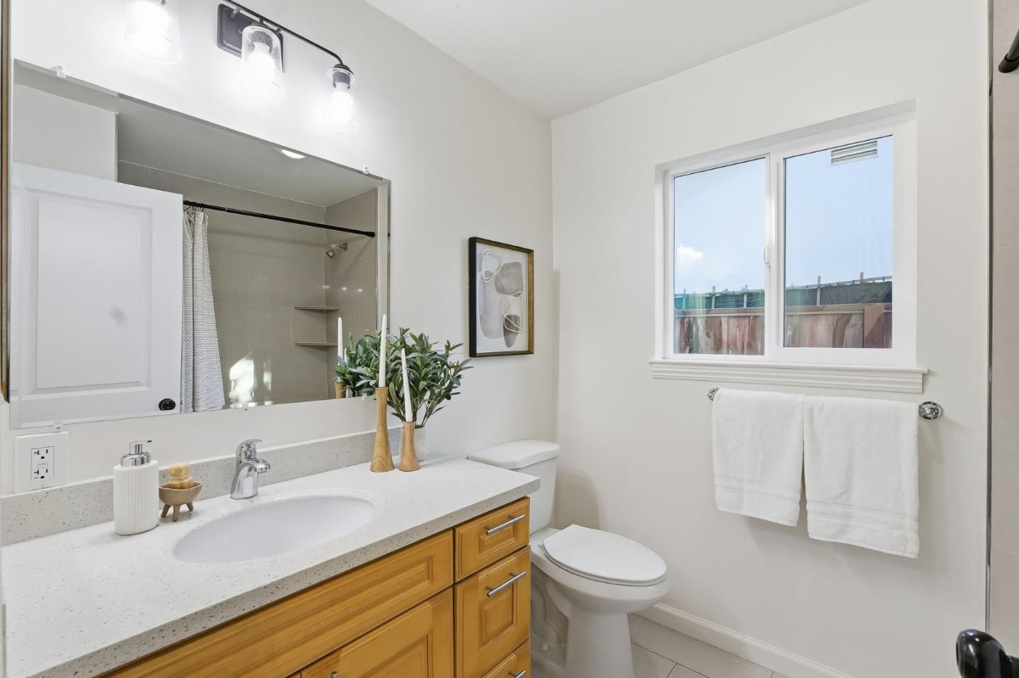 Detail Gallery Image 21 of 26 For 2157 Harkins Ave, Menlo Park,  CA 94025 - 3 Beds | 2 Baths