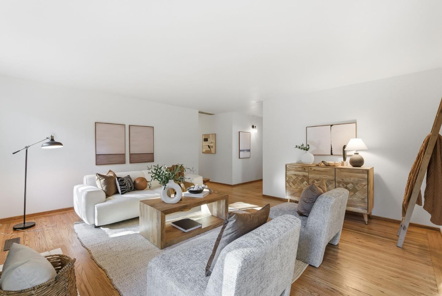 Detail Gallery Image 5 of 26 For 2157 Harkins Ave, Menlo Park,  CA 94025 - 3 Beds | 2 Baths