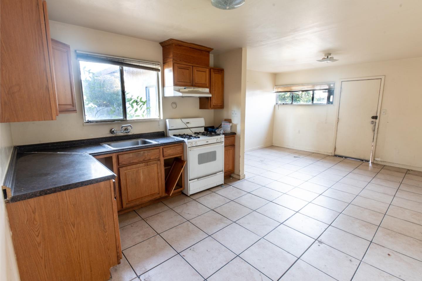 Detail Gallery Image 9 of 23 For 3059 Agate Dr, Santa Clara,  CA 95051 - 3 Beds | 1 Baths