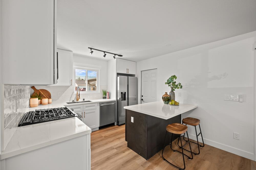 Detail Gallery Image 6 of 25 For 4965 Kingston Way, San Jose,  CA 95130 - 3 Beds | 2 Baths