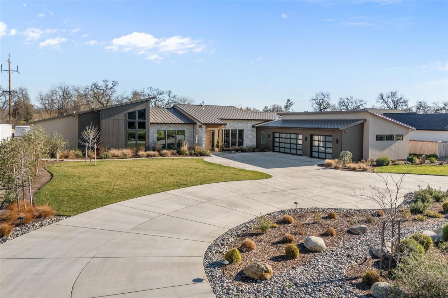 Detail Gallery Image 2 of 47 For 22215 Grand Estates Dr, Palo Cedro,  CA 96073 - 3 Beds | 3 Baths