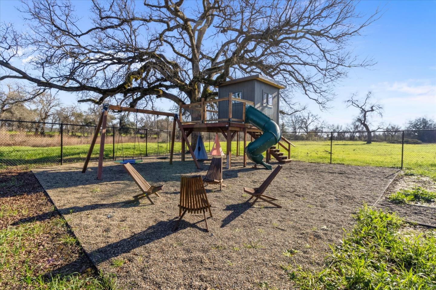 Detail Gallery Image 36 of 47 For 22215 Grand Estates Dr, Palo Cedro,  CA 96073 - 3 Beds | 3 Baths