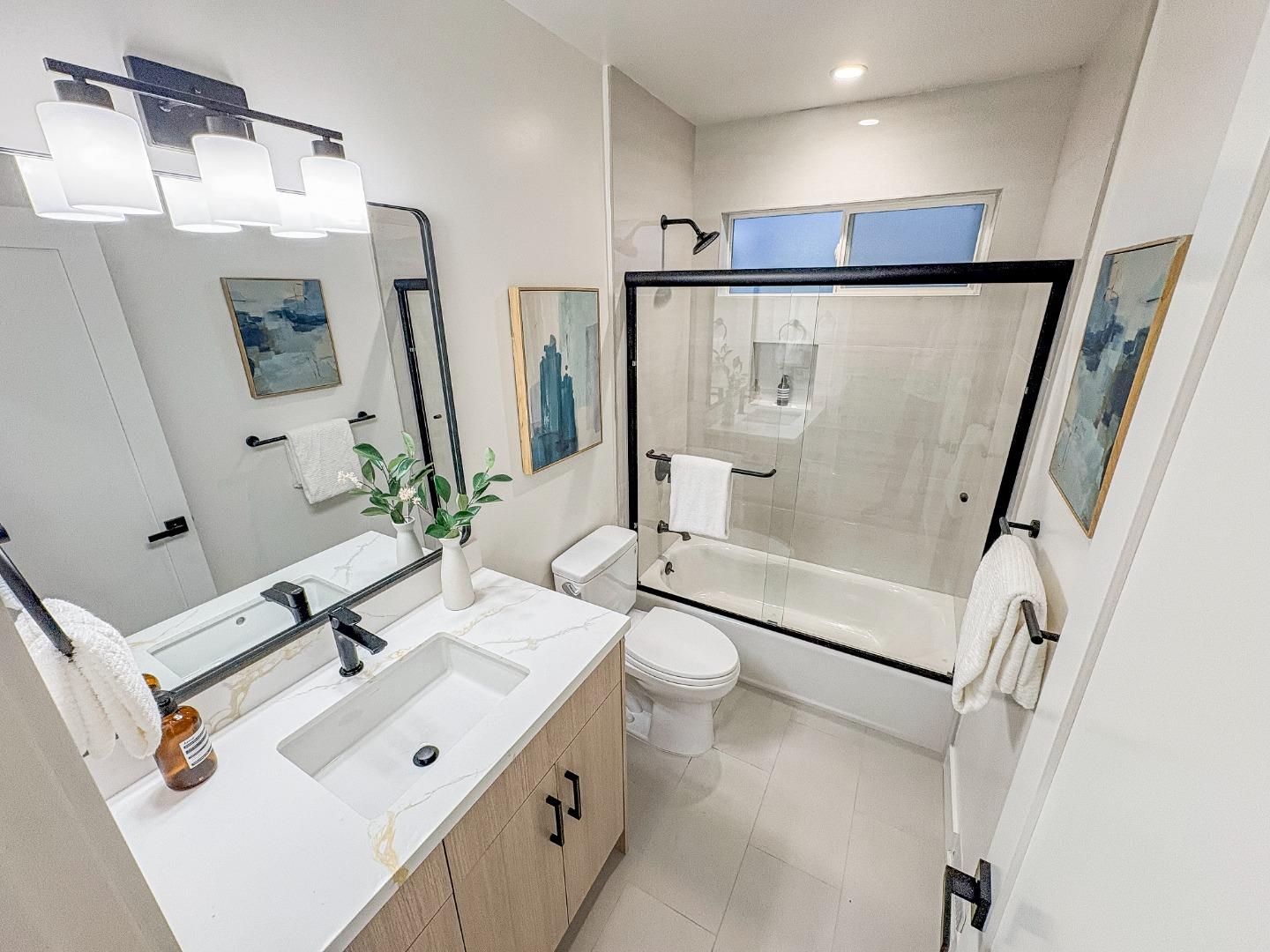 Detail Gallery Image 5 of 16 For 124 Linden Ave, San Bruno,  CA 94066 - 3 Beds | 2 Baths