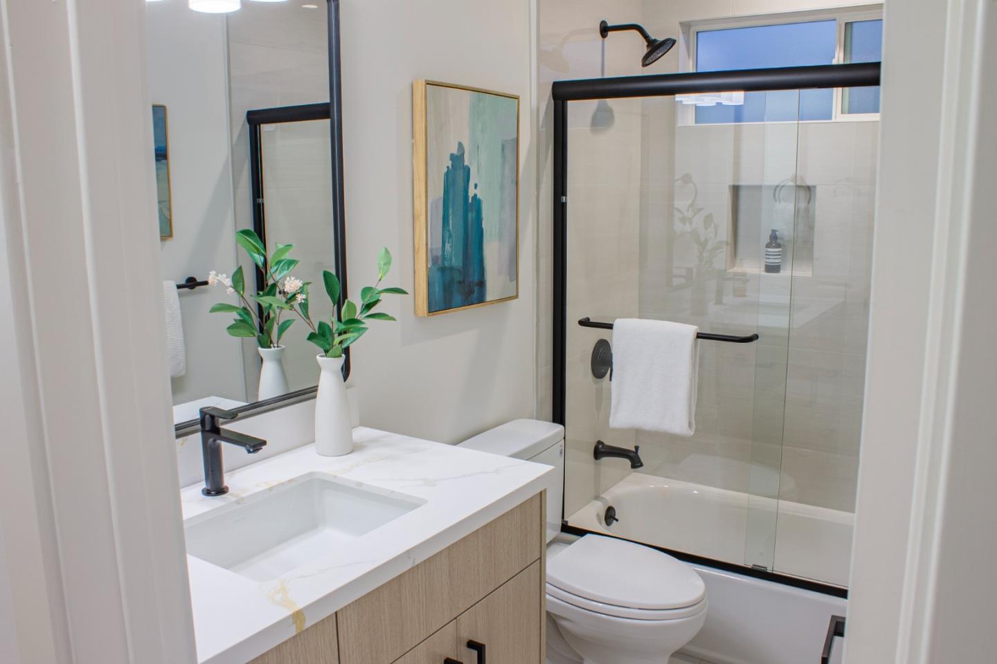 Detail Gallery Image 6 of 16 For 124 Linden Ave, San Bruno,  CA 94066 - 3 Beds | 2 Baths