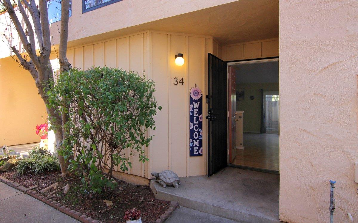 Detail Gallery Image 3 of 26 For 8105 Kern Ave #34,  Gilroy,  CA 95020 - 3 Beds | 1/1 Baths