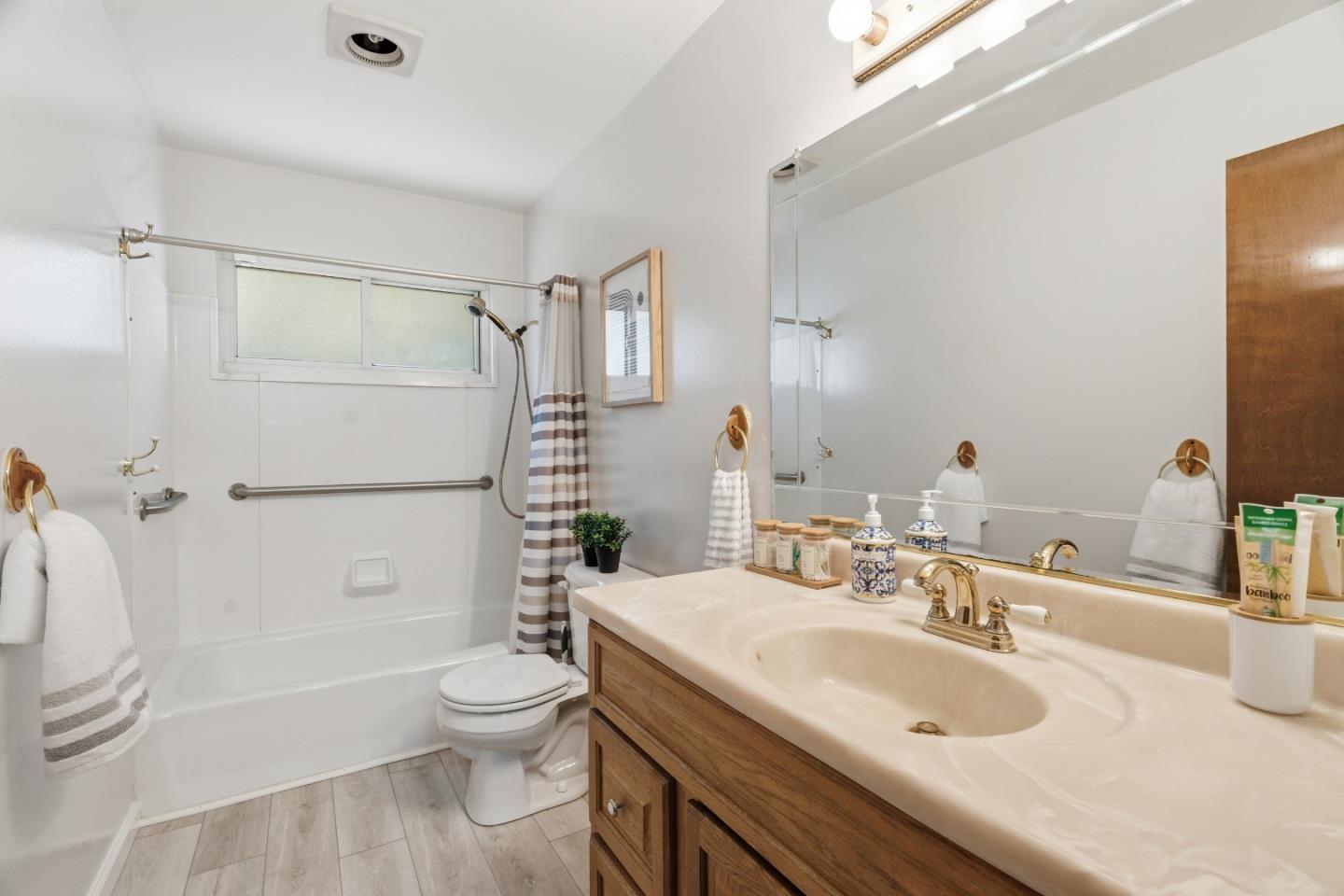 Detail Gallery Image 36 of 70 For 165 Orchard Dr, Boulder Creek,  CA 95006 - 3 Beds | 3 Baths