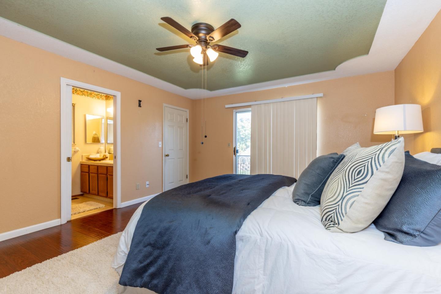 Detail Gallery Image 18 of 33 For 581 Arbour Ln, Hollister,  CA 95023 - 3 Beds | 2 Baths