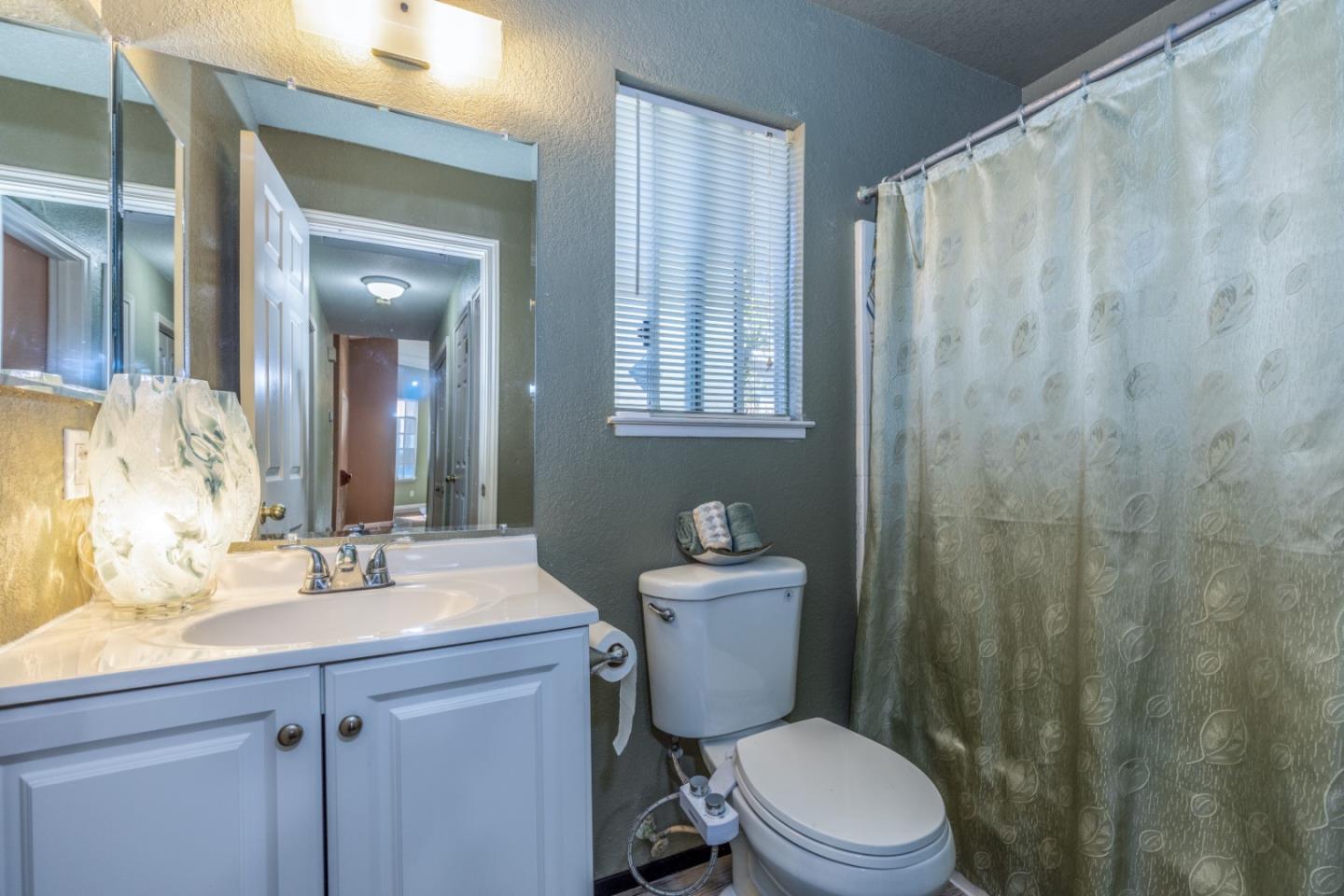 Detail Gallery Image 22 of 33 For 581 Arbour Ln, Hollister,  CA 95023 - 3 Beds | 2 Baths