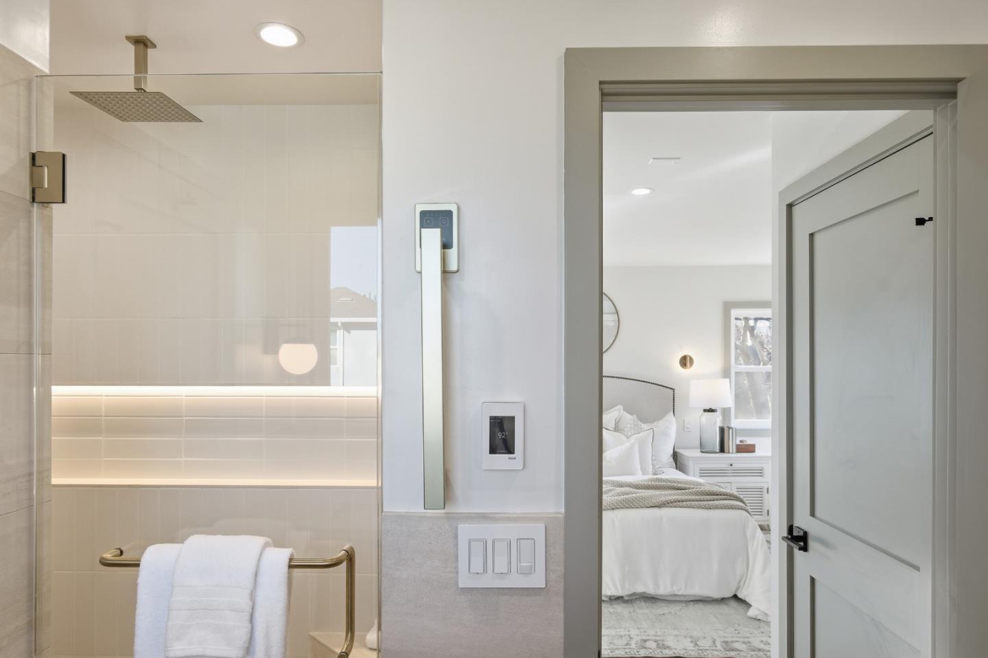 Detail Gallery Image 13 of 42 For 1100 9th Ave, San Mateo,  CA 94402 - 3 Beds | 3/1 Baths