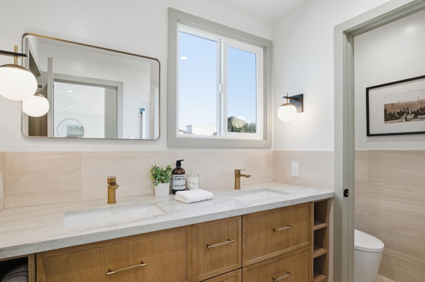 Detail Gallery Image 14 of 42 For 1100 9th Ave, San Mateo,  CA 94402 - 3 Beds | 3/1 Baths