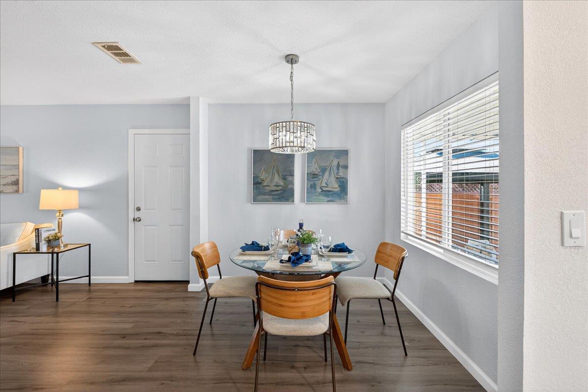 Detail Gallery Image 12 of 42 For 19373 San Miguel Ave, Castro Valley,  CA 94546 - 5 Beds | 3 Baths