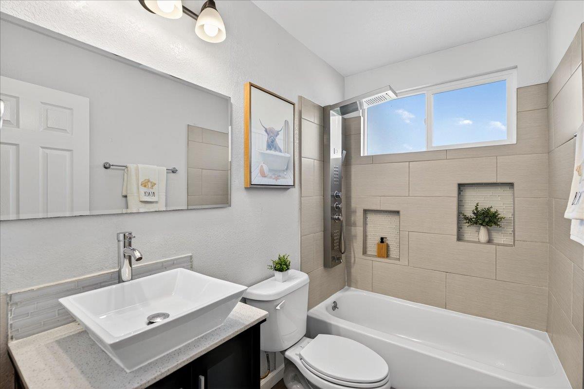 Detail Gallery Image 24 of 42 For 19373 San Miguel Ave, Castro Valley,  CA 94546 - 5 Beds | 3 Baths