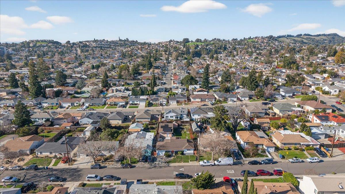 Detail Gallery Image 38 of 42 For 19373 San Miguel Ave, Castro Valley,  CA 94546 - 5 Beds | 3 Baths