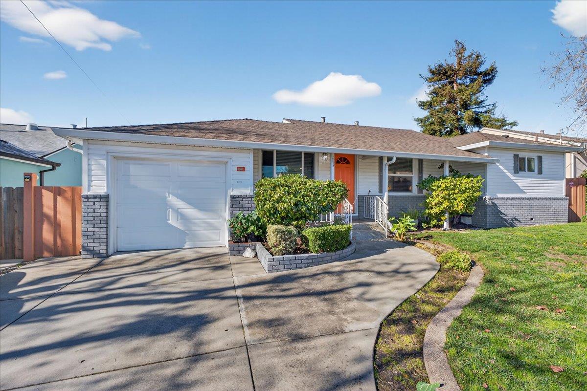 Detail Gallery Image 5 of 42 For 19373 San Miguel Ave, Castro Valley,  CA 94546 - 5 Beds | 3 Baths