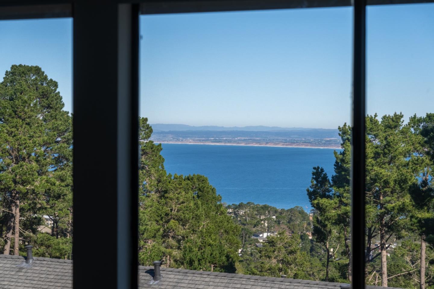 Detail Gallery Image 10 of 18 For 70 Forest Ridge Rd #22,  Monterey,  CA 93940 - 2 Beds | 2/1 Baths