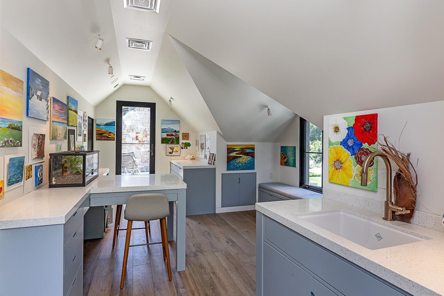 Detail Gallery Image 10 of 22 For 3490 Tripp Rd, Woodside,  CA 94062 - 5 Beds | 5/3 Baths