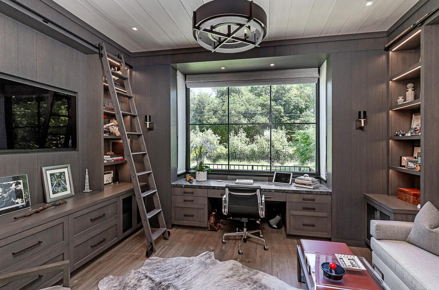 Detail Gallery Image 7 of 22 For 3490 Tripp Rd, Woodside,  CA 94062 - 5 Beds | 5/3 Baths