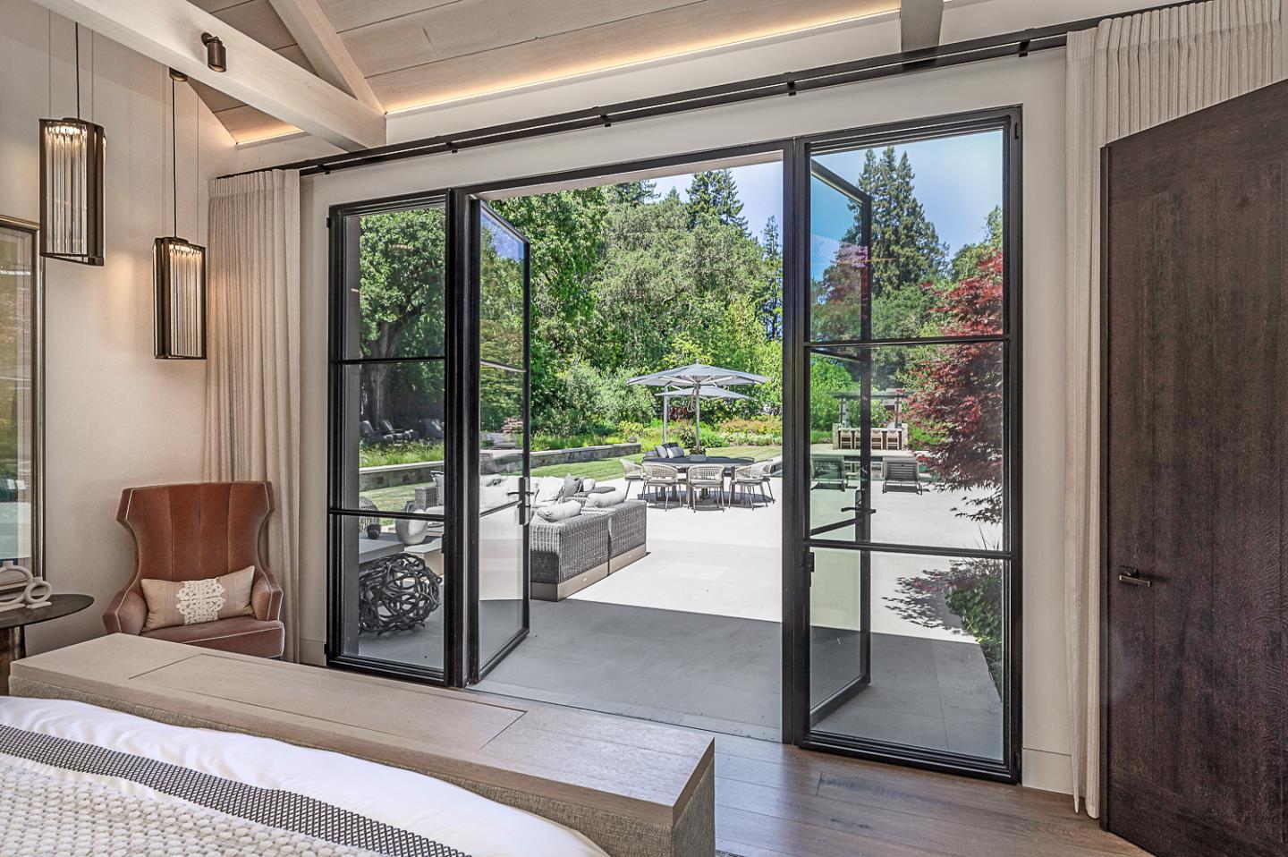 Detail Gallery Image 8 of 22 For 3490 Tripp Rd, Woodside,  CA 94062 - 5 Beds | 5/3 Baths