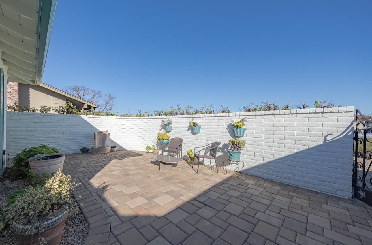 Detail Gallery Image 3 of 39 For 551 San Felipe St, Salinas,  CA 93901 - 3 Beds | 2 Baths