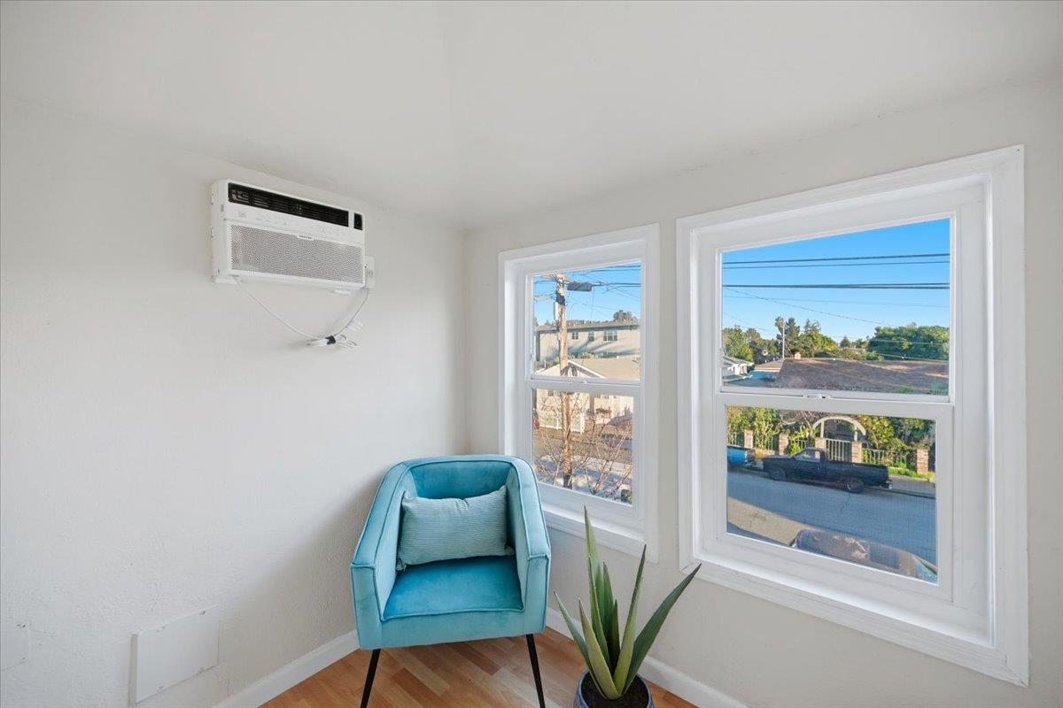 Detail Gallery Image 22 of 31 For 31 Northumberland Ave, Redwood City,  CA 94063 - 3 Beds | 3 Baths