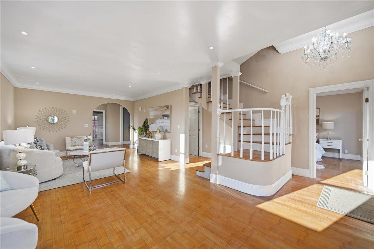 Detail Gallery Image 5 of 31 For 31 Northumberland Ave, Redwood City,  CA 94063 - 3 Beds | 3 Baths