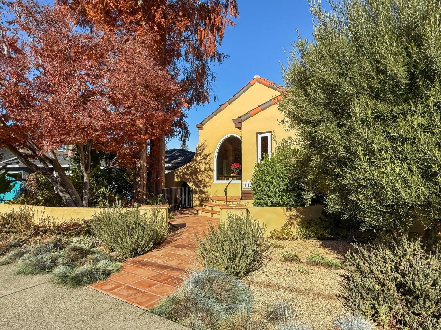 Detail Gallery Image 2 of 64 For 418 Ridge Rd, San Carlos,  CA 94070 - 5 Beds | 3 Baths