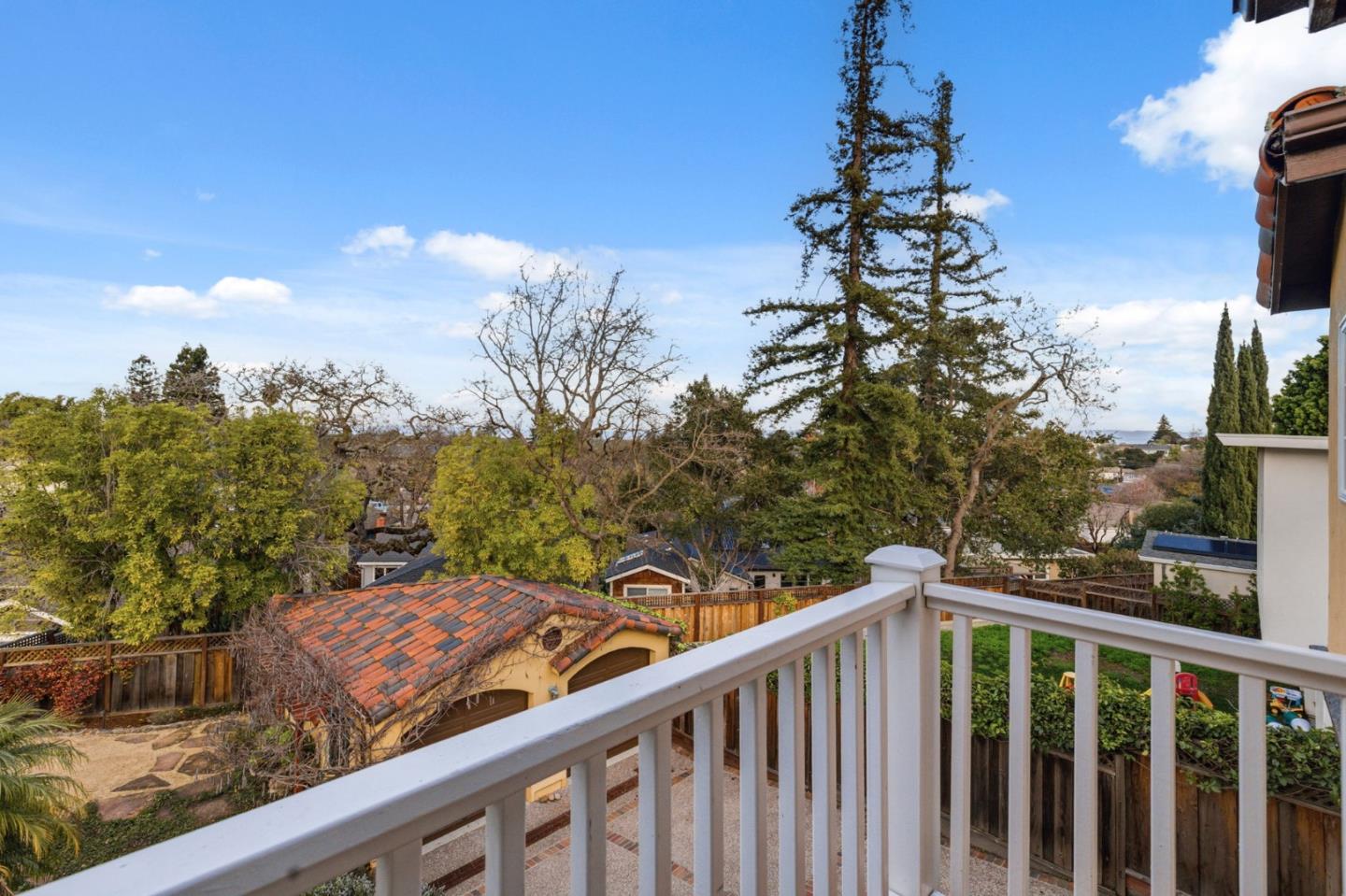 Detail Gallery Image 29 of 64 For 418 Ridge Rd, San Carlos,  CA 94070 - 5 Beds | 3 Baths