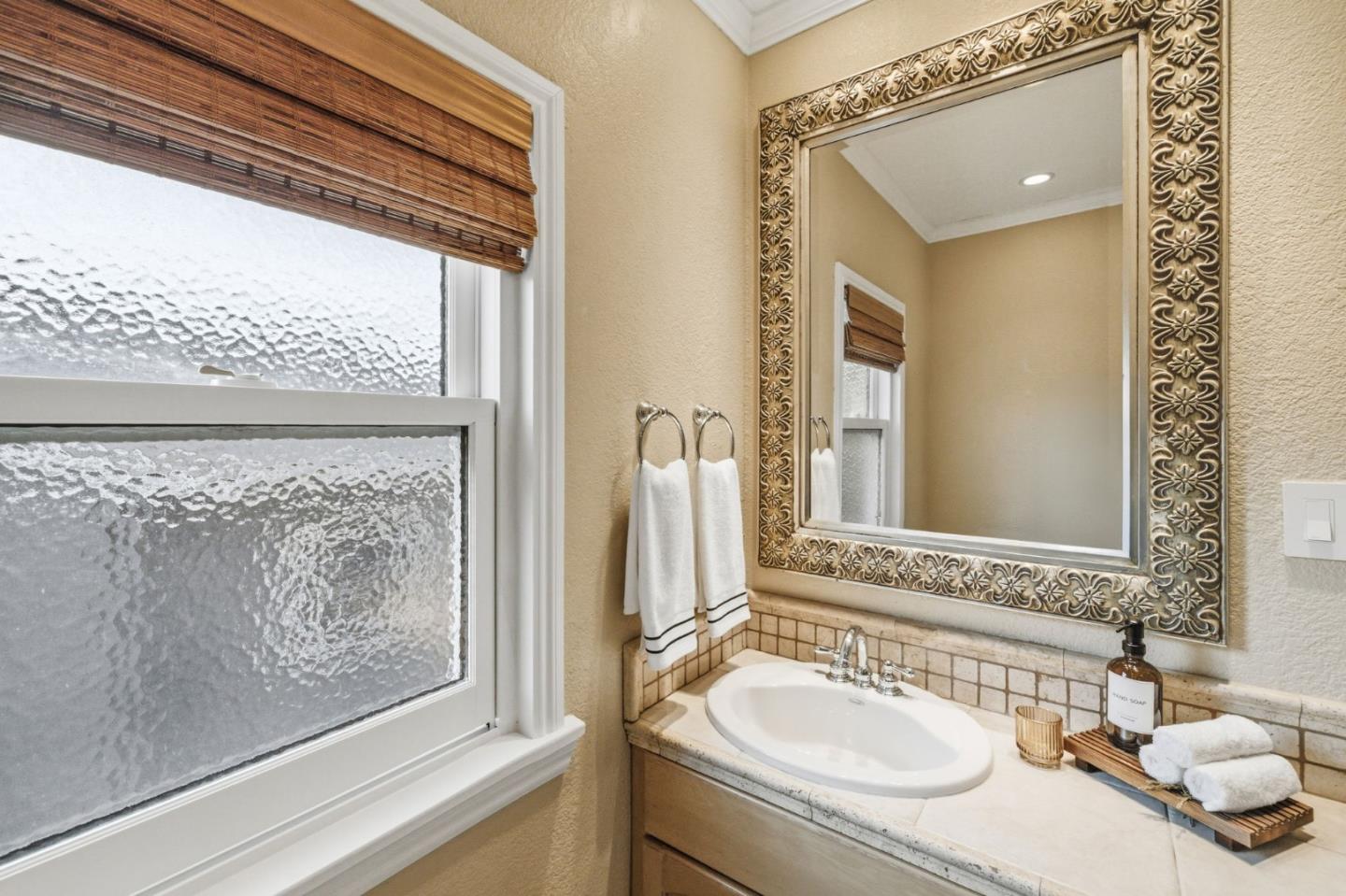 Detail Gallery Image 35 of 64 For 418 Ridge Rd, San Carlos,  CA 94070 - 5 Beds | 3 Baths