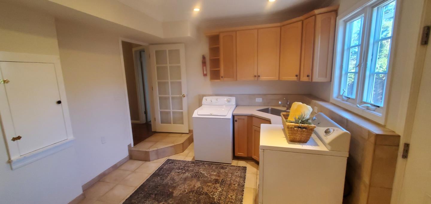 Detail Gallery Image 48 of 64 For 418 Ridge Rd, San Carlos,  CA 94070 - 5 Beds | 3 Baths