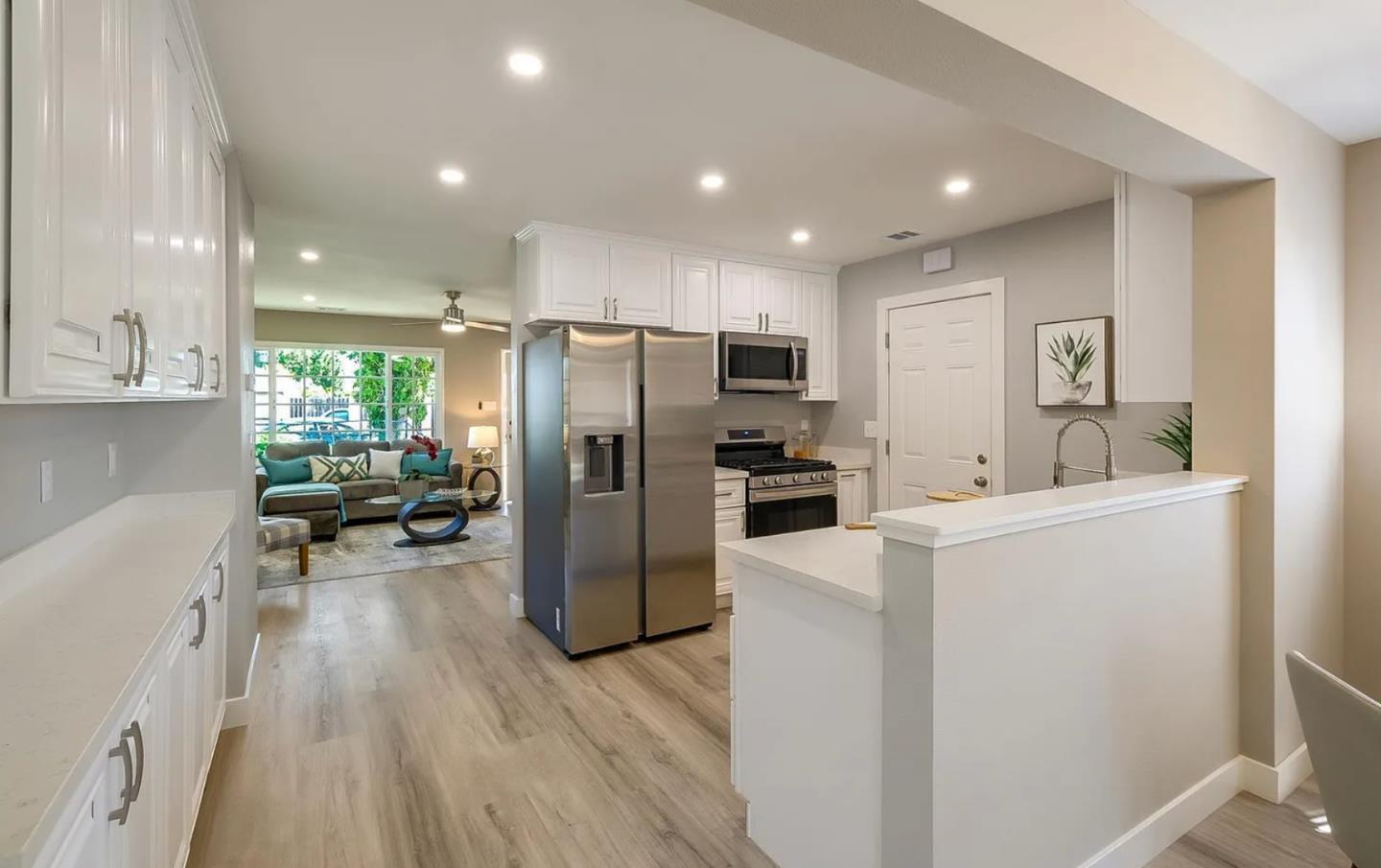 Detail Gallery Image 11 of 19 For 18407 Rainier Ave, Hayward,  CA 94541 - 3 Beds | 2 Baths