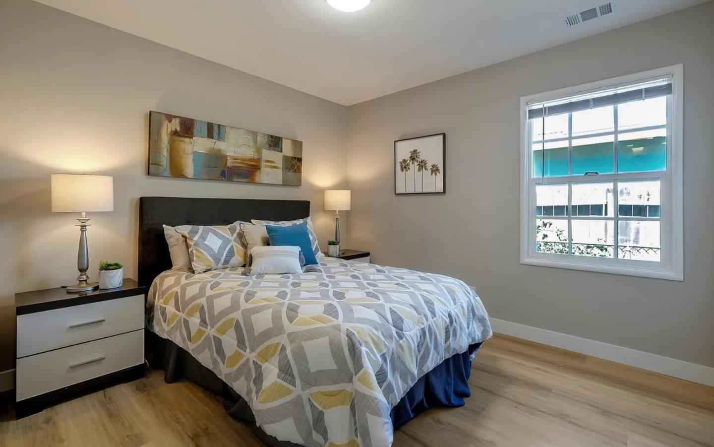 Detail Gallery Image 14 of 19 For 18407 Rainier Ave, Hayward,  CA 94541 - 3 Beds | 2 Baths