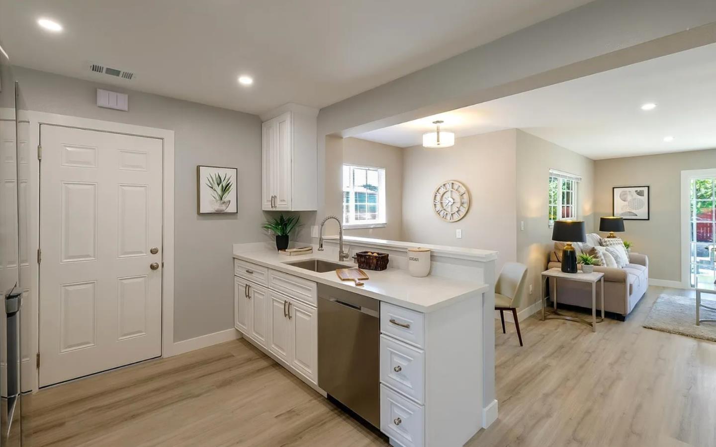 Detail Gallery Image 8 of 19 For 18407 Rainier Ave, Hayward,  CA 94541 - 3 Beds | 2 Baths