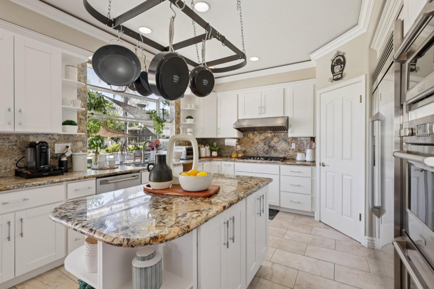 Detail Gallery Image 11 of 55 For 2276 Bentley Ridge Dr, San Jose,  CA 95138 - 6 Beds | 4/1 Baths