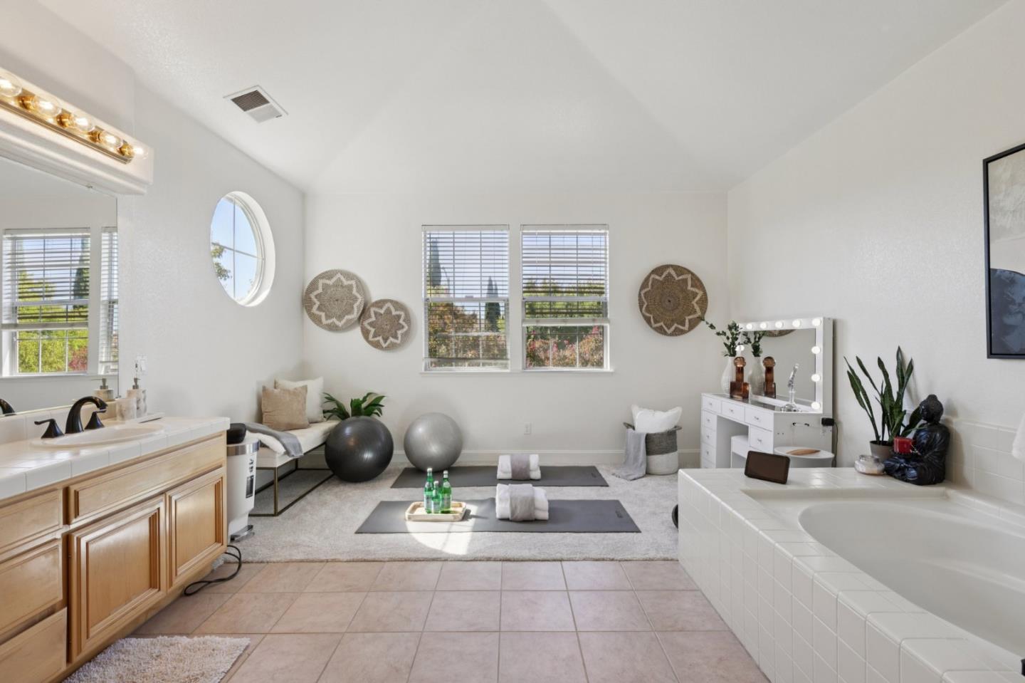 Detail Gallery Image 24 of 55 For 2276 Bentley Ridge Dr, San Jose,  CA 95138 - 6 Beds | 4/1 Baths