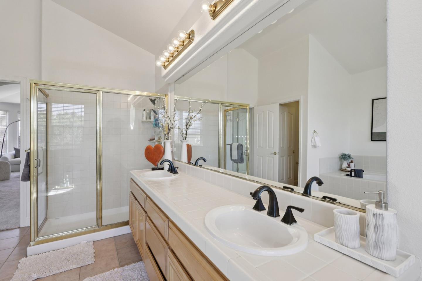 Detail Gallery Image 26 of 55 For 2276 Bentley Ridge Dr, San Jose,  CA 95138 - 6 Beds | 4/1 Baths