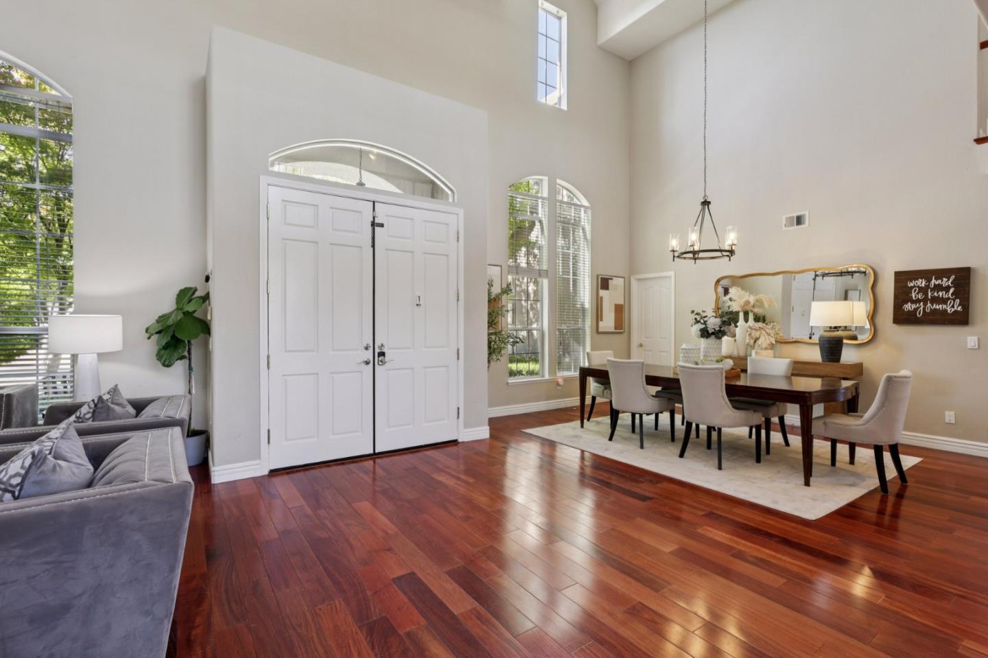 Detail Gallery Image 3 of 55 For 2276 Bentley Ridge Dr, San Jose,  CA 95138 - 6 Beds | 4/1 Baths