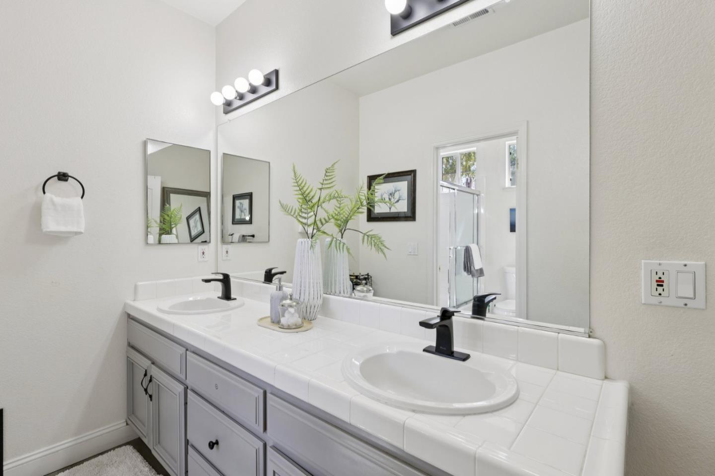 Detail Gallery Image 35 of 55 For 2276 Bentley Ridge Dr, San Jose,  CA 95138 - 6 Beds | 4/1 Baths