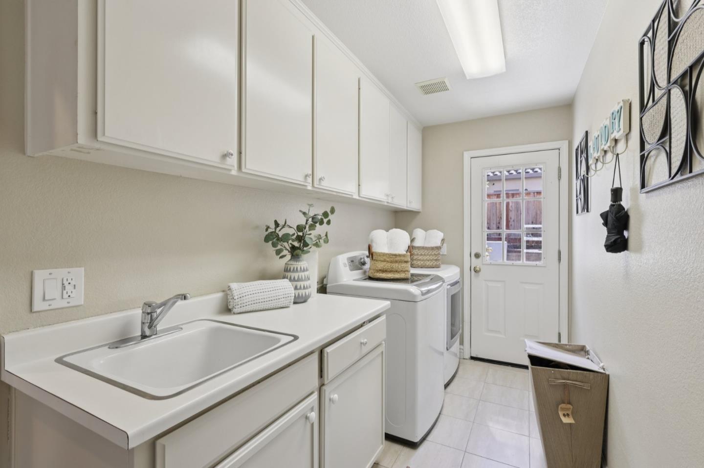 Detail Gallery Image 43 of 55 For 2276 Bentley Ridge Dr, San Jose,  CA 95138 - 6 Beds | 4/1 Baths