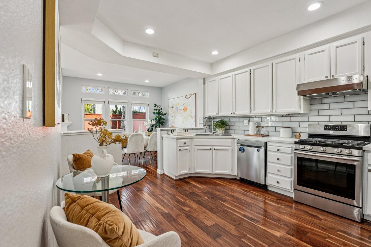 Detail Gallery Image 10 of 41 For 5405 Quebec Cmn, Fremont,  CA 94555 - 3 Beds | 2/1 Baths