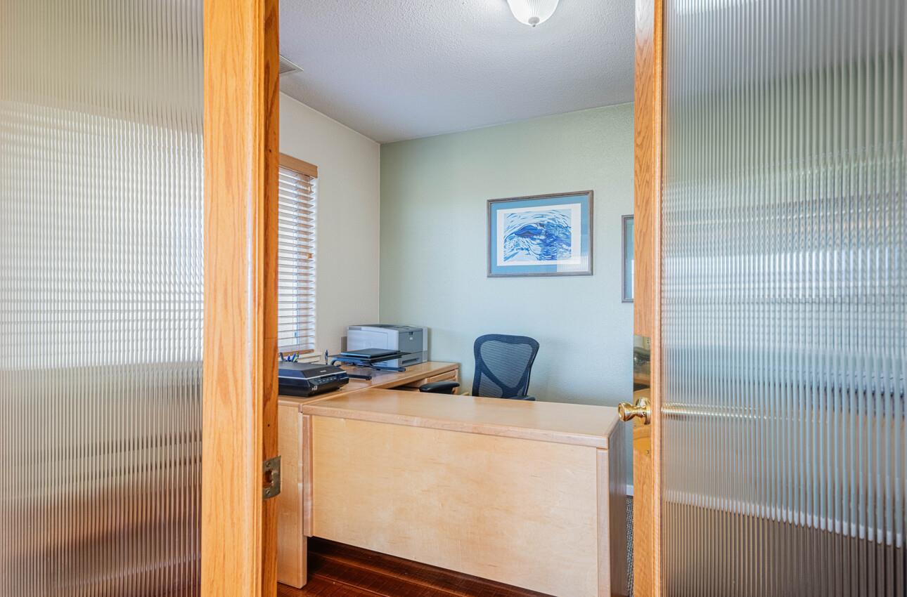 Detail Gallery Image 19 of 68 For 300 Mesa Rd, Salinas,  CA 93908 - 4 Beds | 3/1 Baths