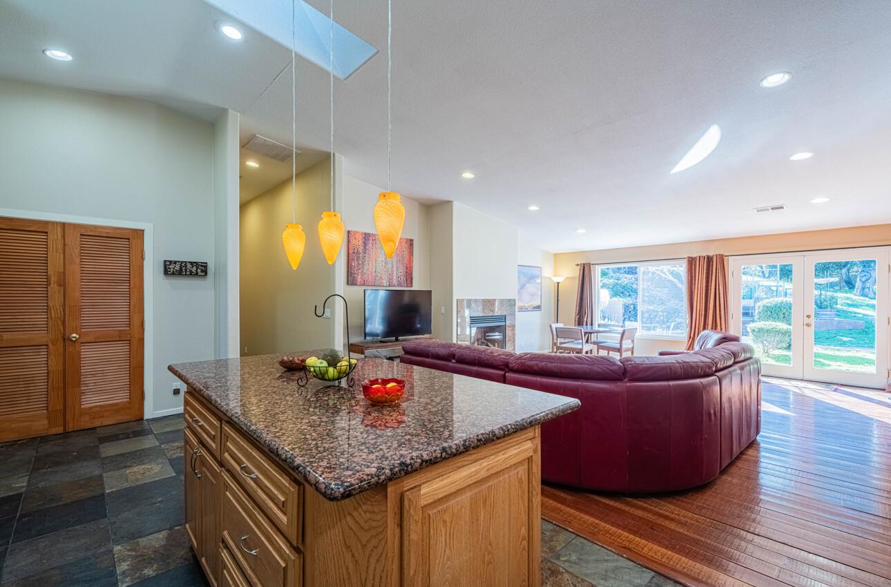 Detail Gallery Image 25 of 68 For 300 Mesa Rd, Salinas,  CA 93908 - 4 Beds | 3/1 Baths