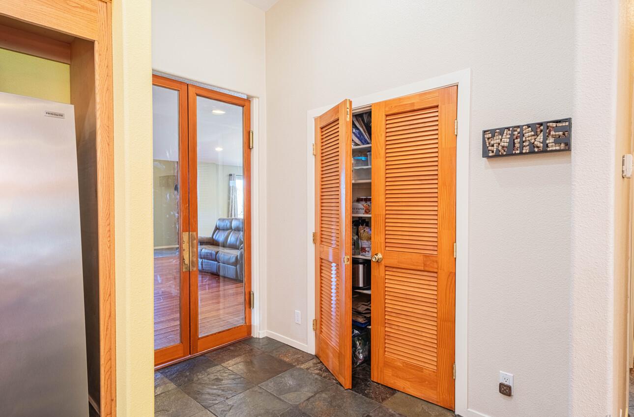 Detail Gallery Image 26 of 68 For 300 Mesa Rd, Salinas,  CA 93908 - 4 Beds | 3/1 Baths