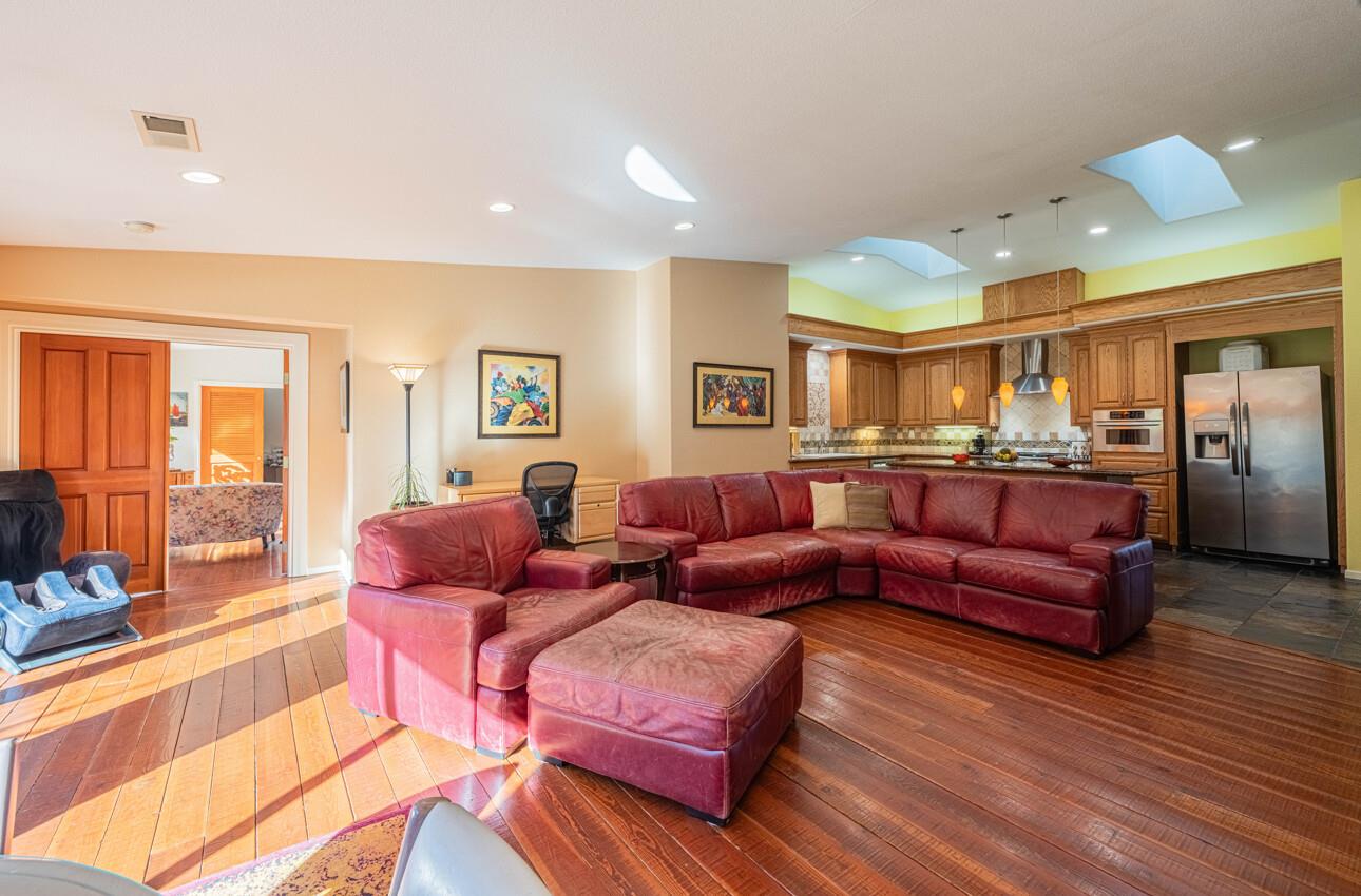 Detail Gallery Image 29 of 68 For 300 Mesa Rd, Salinas,  CA 93908 - 4 Beds | 3/1 Baths