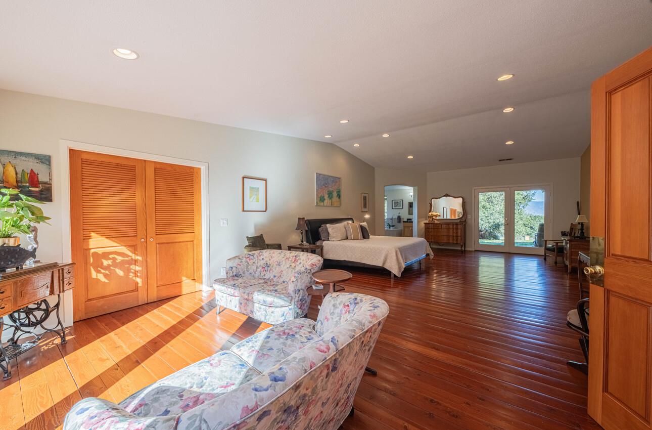 Detail Gallery Image 30 of 68 For 300 Mesa Rd, Salinas,  CA 93908 - 4 Beds | 3/1 Baths