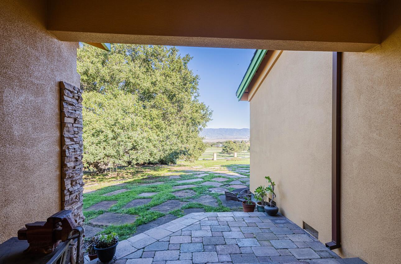 Detail Gallery Image 34 of 68 For 300 Mesa Rd, Salinas,  CA 93908 - 4 Beds | 3/1 Baths