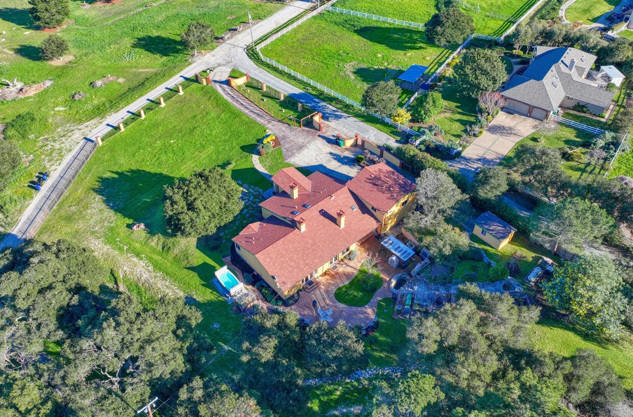 Detail Gallery Image 7 of 68 For 300 Mesa Rd, Salinas,  CA 93908 - 4 Beds | 3/1 Baths