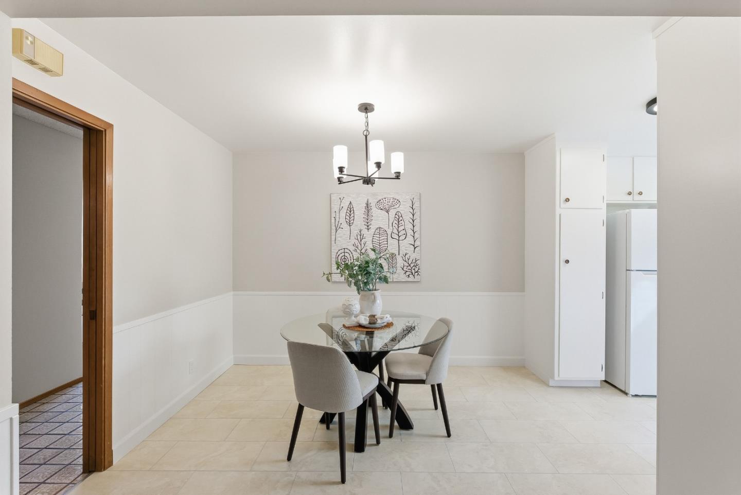 Detail Gallery Image 15 of 41 For 255 E Oakwood Blvd, Redwood City,  CA 94061 - 3 Beds | 2 Baths